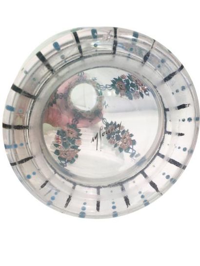 Marcel GOUPY (1886-1954) 
Vase sur talon plat en verre émaillé à décor de roses trémières...