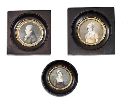 ÉCOLE FRANÇAISE, début XIXème siècle 
Set of three miniatures including a portrait...