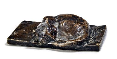 Théophile Alexandre STEINLEN (1859-1923) 
Chat couché
Épreuve en bronze à patine...