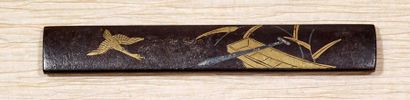 JAPON - Epoque EDO (1603 - 1868) 
Kozuka en fer et sentoku à décor en hira zogan...