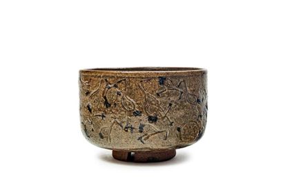JAPON, Four de Akahada 
Chawan (tea bowl) in green enamelled stoneware with motifs...