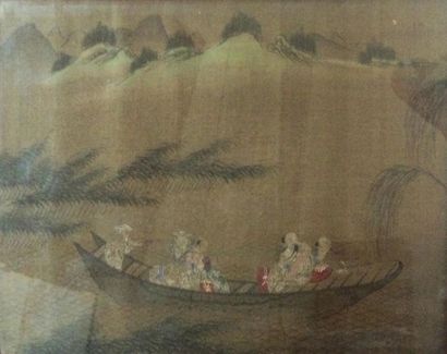 null Paire de peintures sur soie présentant des personnages sur une barque pour l’une...