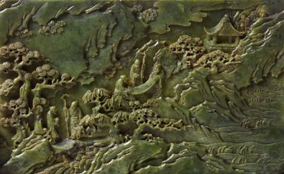 CHINE Ecran de table en néphrite verte à décor sculpté en relief de cinq immortels...