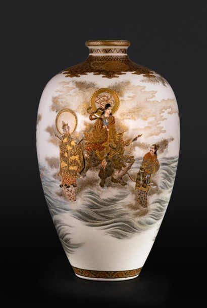 Fours de Satsuma - Epoque MEIJI (1868 - 1912) Vase balustre en faïence à décor en...