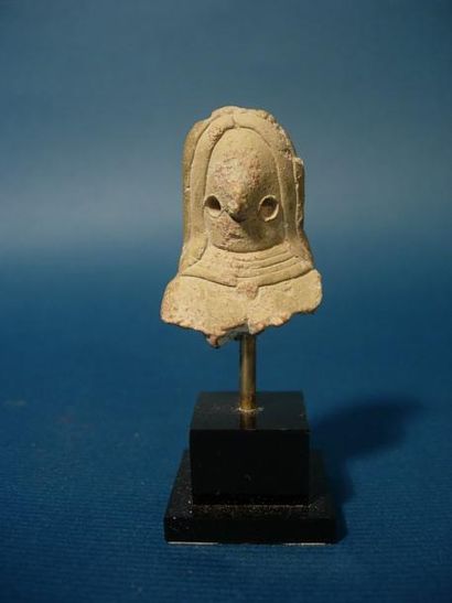 MEHRGARH (3000 av. J.C.) Buste de déesse-mère. En terre cuite. H : 4.5 cm