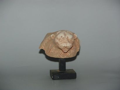 ART GRECO-BOUDDHIQUE DU GANDHARA (Ier - Vème siècle) Protomé de lion. En stuc. H...