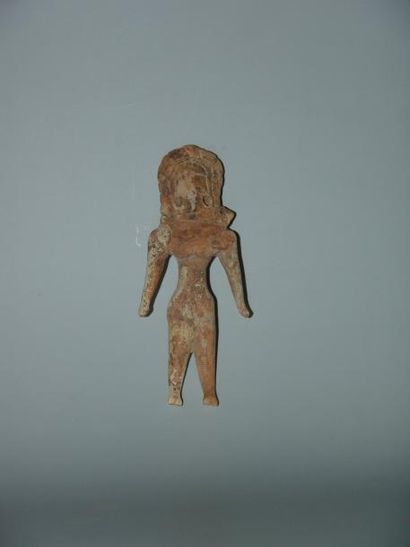 MEHRGARH (3000 av. J.C.) Idole féminine debout, les bras le long du corps. En terre...