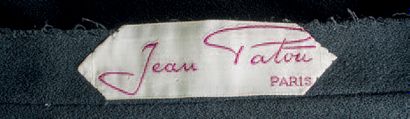 Jean Patou Robe en drap de laine noire et plastron en ottoman blanc à très belle...
