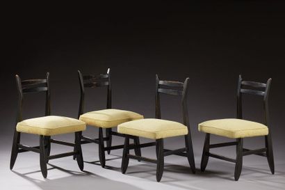 GUILLERME et CHAMBON, édité par Votre Maison 
Suite de quatre chaises en bois teinté...