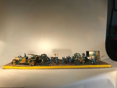 null MIGNALU. France. 1ère Guerre Mondiale. Diorama avec 3 véhicules d’artillerie...