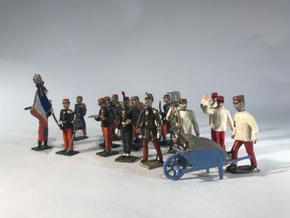 null IIIème République. France. Infanterie de ligne. 8 soldats (1 officier regardant...