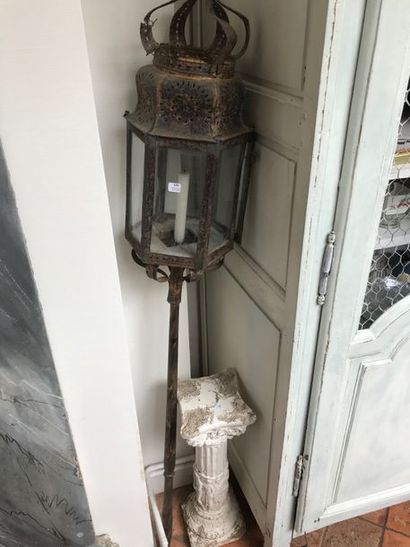 Lanterne, 
colonne, 
éléments décoratifs