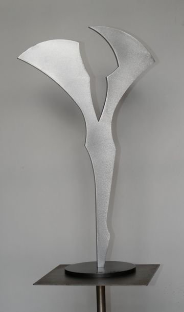 DURFORT Gilles Sans titre / Sculpture en aluminium brossé et socle en acier peint...