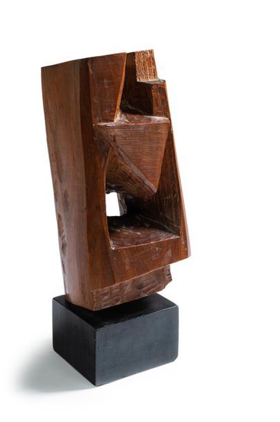 ECOLE XX ème Sans titre / Sculpture en bois à taille directe, sur socle en bois teinté...
