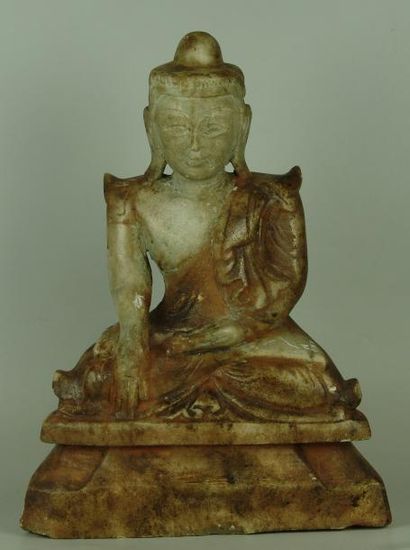 BIRMANIE, CAMBODGE, LAOS, THAILANDE Bouddha assis sur un trône en position de la...