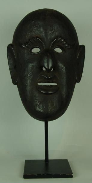 TIBET - NEPAL Masque en bois. Népal, XXe s. H : 37 cm