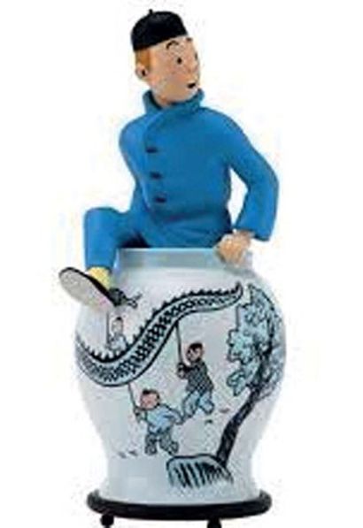 null PIXI 46960 Tintin sortant de la Potiche du Lotus Bleu.
Moulinsart 2007. Résine...
