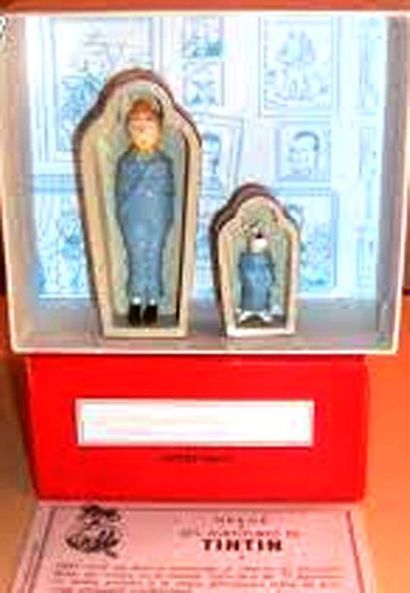 null PIXI 4547. Sarcophages de Tintin et Milou.
Boîte rouge et certificat (679).
Etat...