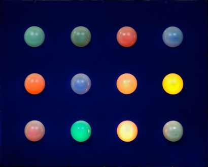 Martha Boto (1925-2004) 12 points lumineux animés dans un entourage en Plexiglas...