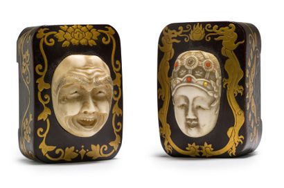 JAPON - Epoque MEIJI (1868 - 1912) * Deux petites boîtes en bois naturel, à décor...