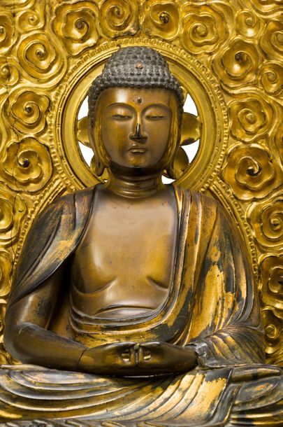 JAPON - Milieu Epoque EDO (1603 - 1868) Statuette d'Amida Nyorai en bois laqué brun...