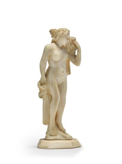 TRAVAIL ANONYME * «Femme drapée»
Sculpture en ivoire
H: 10 cm