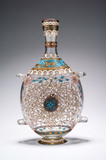 Philippe Joseph BROCARD (1826-1896) Vase gourde en verre translucide à décor émaillé...