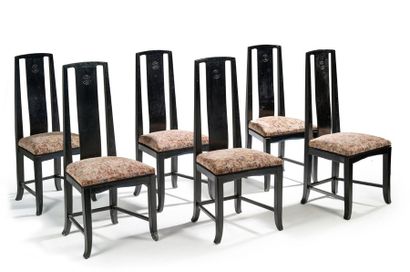 Travail allemand Suite de six chaises en chêne teinté sculpté
Garniture recouverte...
