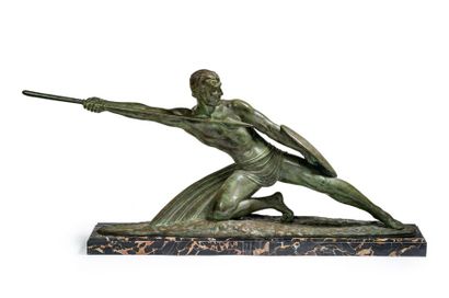 Demeter CHIPARUS «Guerrier»
Sculpture en bronze patiné
Base en marbre Portor
Signée...