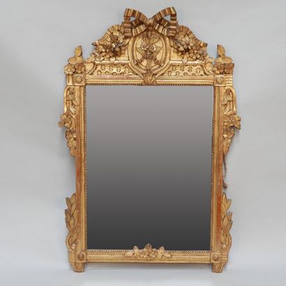 Miroir bois dore? 

Époque Louis XVI