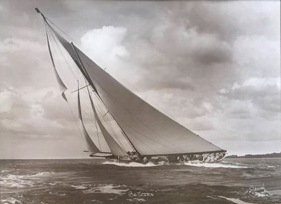 FRANK BEKEN (1880-1970) Britania, numérotée 11/52
The Merlin Champion Ship race,...