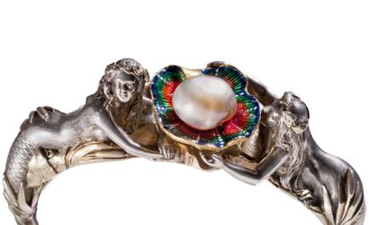 JEAN-VALENTIN MOREL, vers 1845 
Bracelet rigide ouvrant en or, argent et émaux polychromes...