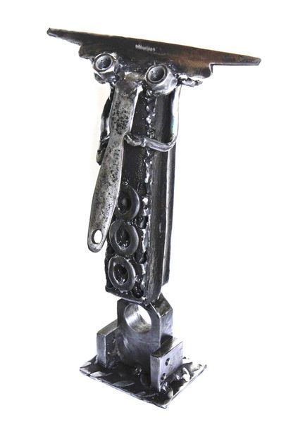LACROIX Jean-Luc Evoila / Sculpture en acier soudé / Monogrammé sur le socle / 39...