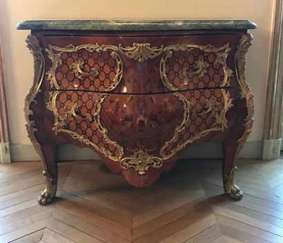 null Paire de commodes

H. 89 cm. L. 102 cm. P. 60 cm.