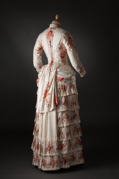 null Robe d'été en coton ivoire imprimé de grosses fleurs rouges et roses, le corsage...