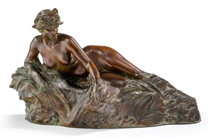 Raoul LARCHE (1860-1912) Femme allongée ou la Seine
Bronze à la cire perdue à double...