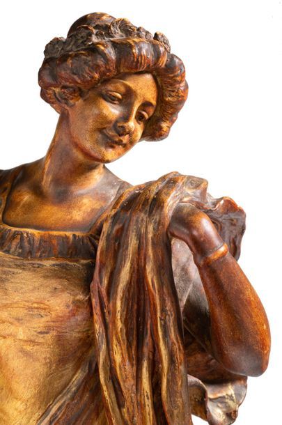 GOLDSCHEIDER Femme au panier
Terre cuite patinée, signée Petri. Cachet.
Circa 1900.
H....