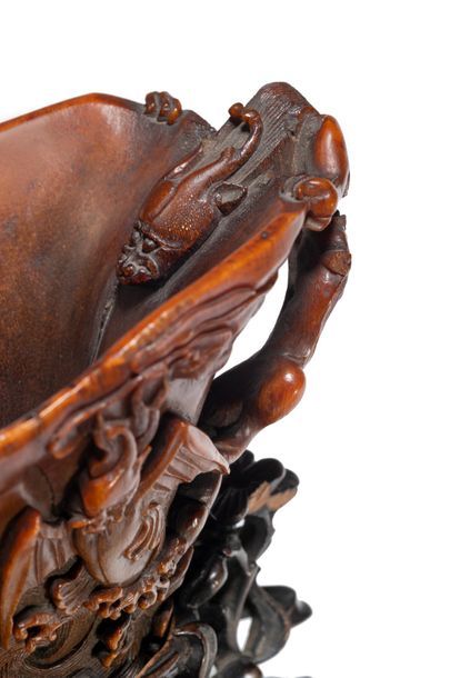 CHINE - XVIIIe siècle Coupe libatoire en corne de rhinocéros de couleur miel à décor...