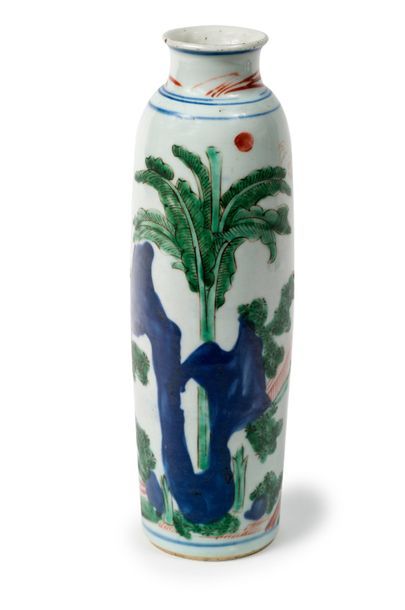 CHINE - PÉRIODE TRANSITION, XVIIE SIÈCLE Vase rouleau en porcelaine décorée en bleu...