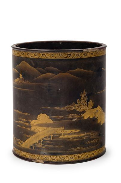JAPON - Epoque EDO (1603 - 1868), XIXe siècle Porte-pinceaux en laque noire à décor...