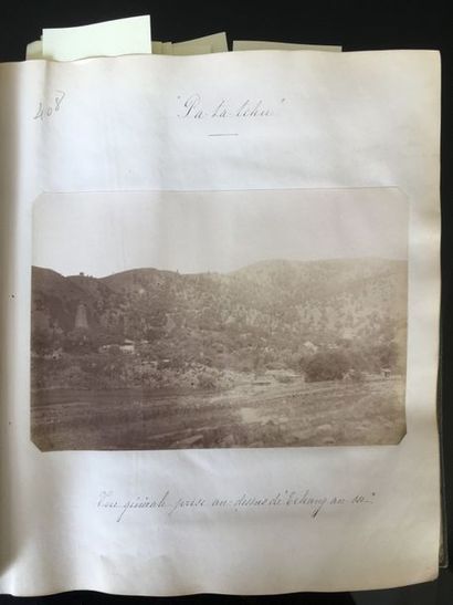 Robert de Semallé (1839-1946) Album photo intitulé “Environs de Pékin” comprenant...