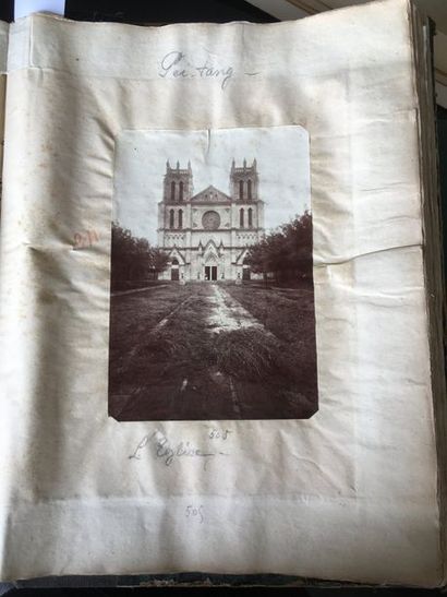 Robert de Semallé (1839-1946) Album photo comprenant environ 592 tirages albuminés...