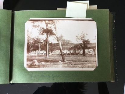 Robert de Semallé (1839-1946) Album photo intitulé comprenant environ 102 tirages...