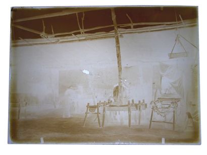 Robert de Semallé (1839-1946) Ensemble de 11 négatifs au collodion sur verre représentant...