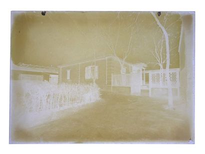 Robert de Semallé (1839-1946) Ensemble de 14 négatifs au collodion sur verre représentant...