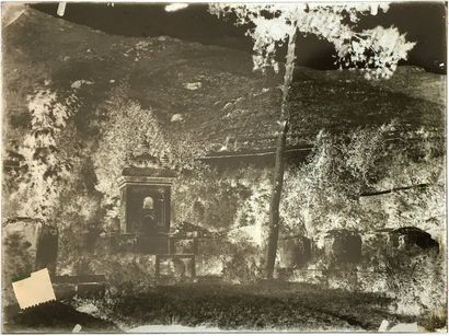 Robert de Semallé (1839-1946) Ensemble de 10 négatifs au collodion sur verre représentant...
