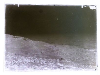 Robert de Semallé (1839-1946) Ensemble de 9 négatifs au collodion sur verre représentant...