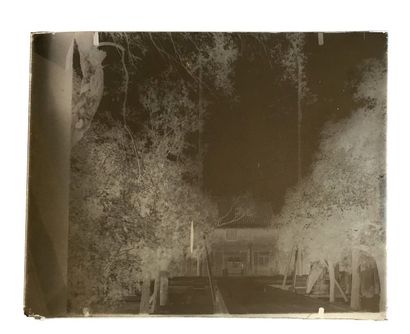 Robert de Semallé (1839-1946) Ensemble de 17 négatifs au collodion sur verre représentant...