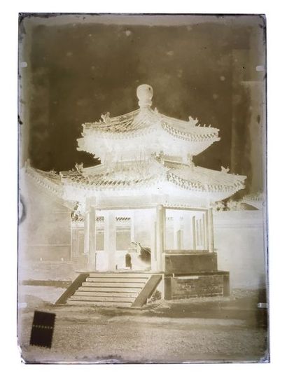 Robert de Semallé (1839-1946) Ensemble de 17 négatifs au collodion sur verre représentant...