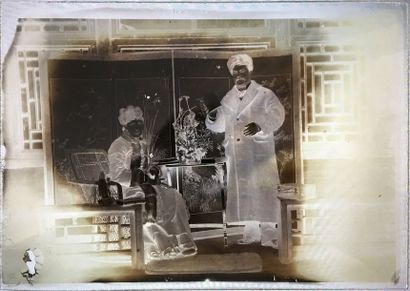 Robert de Semallé (1839-1946) Ensemble de 32 négatifs au collodion sur verre représentant:
-...